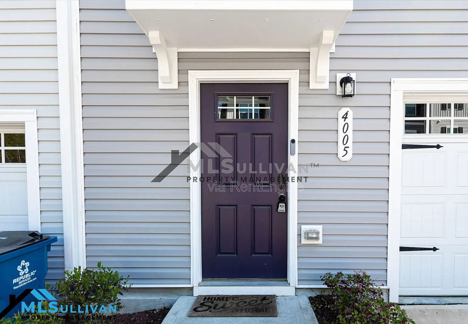 3 bed, 2.5 bath, 1557 sqft, $1,745 — Photo 2
