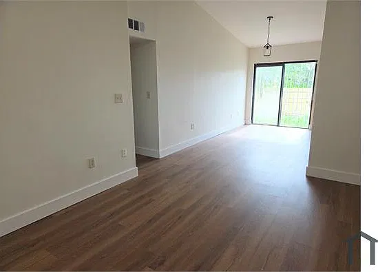3 bed, 1200 sqft, $2,150 — Photo 1