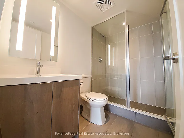 5 Mabelle Ave #1528 — Photo 6