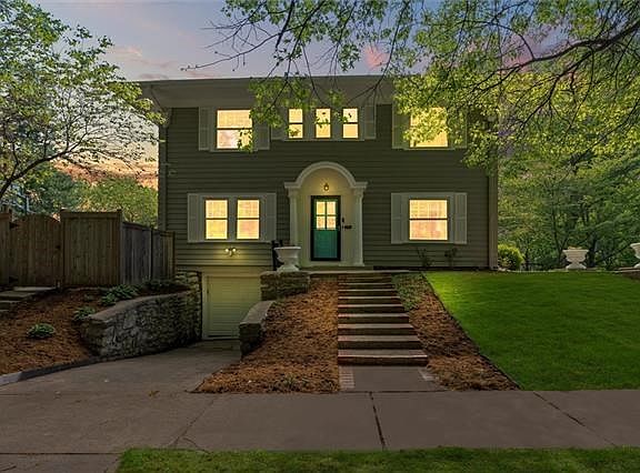 2nd image of 440 W 61st St