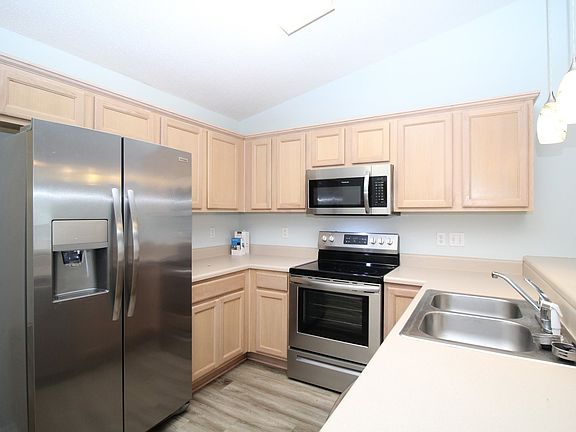 5th image of 9794 Cobblebrook Dr