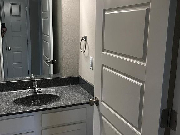 3rd image of 660 Norris St #1