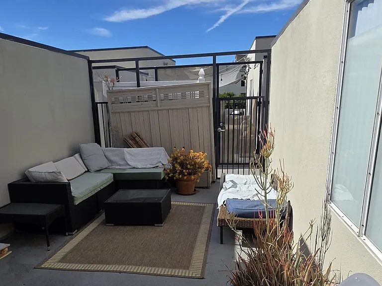 1230 N June St #217 — Photo 5