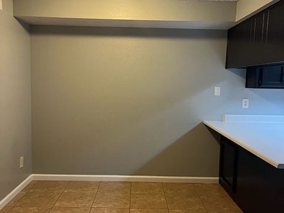 4th image of 817 Quail Ln APT 13