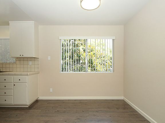 4th image of 216 Ramona St