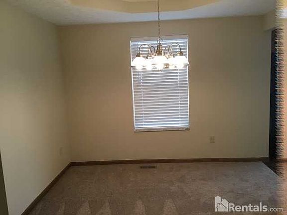 3rd image of 8645 Robbins Loop Dr