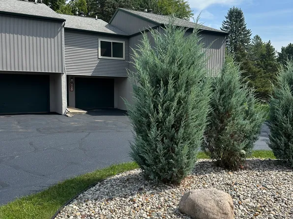 2096 Fox Hollow Dr, Okemos, MI 48864