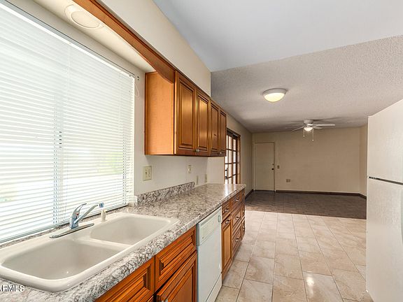 5th image of 15429 N Bowling Green Drive