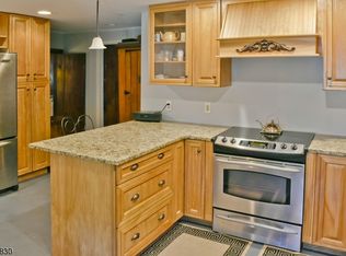 2 Hillside Rd, Sparta, NJ 07871