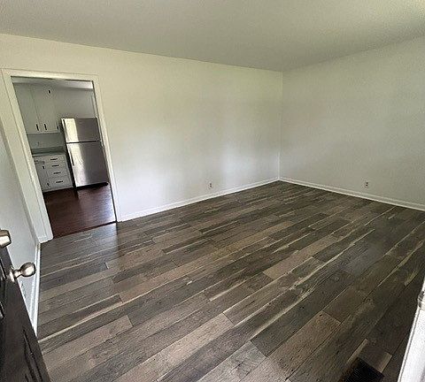 3rd image of 6082 Creekmont Dr