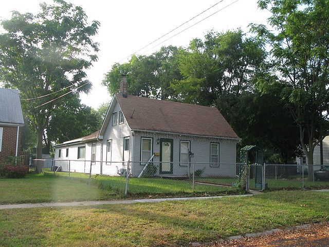 2nd image of 1830 Carney Ave