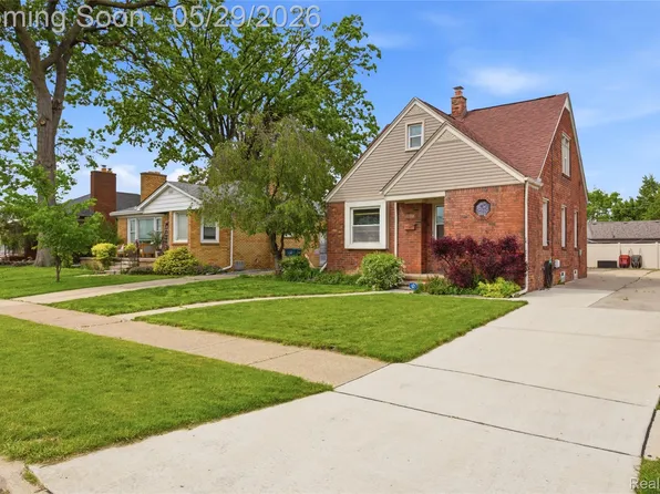1188 Champaign Rd, Lincoln Park, MI 48146