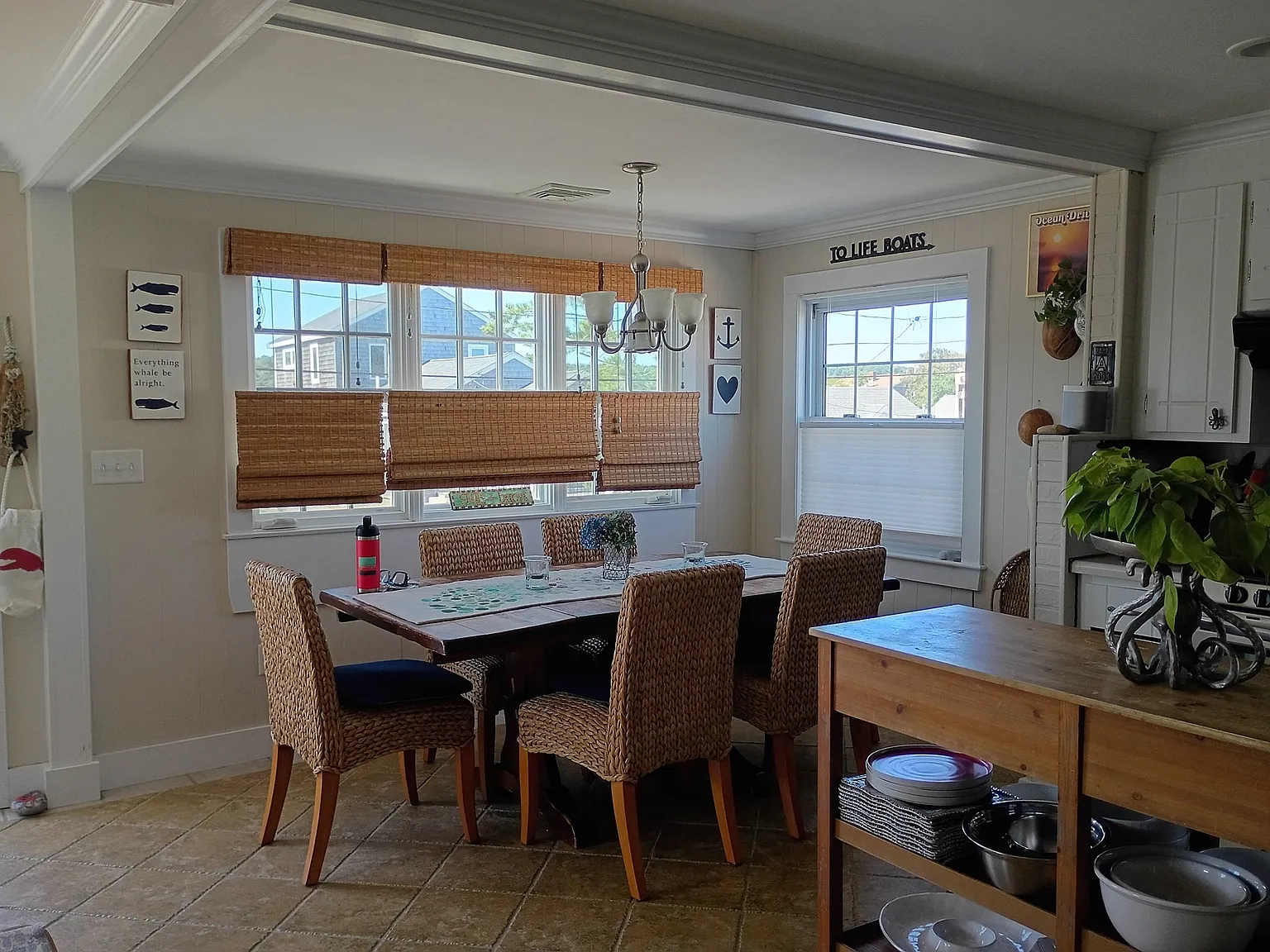 3 bed, 1.0 bath, 1014 sqft, $2,200 — Photo 4