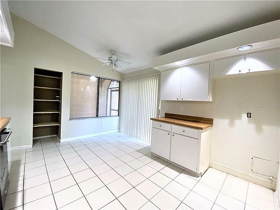 5th image of 517 Lakeshore Cir