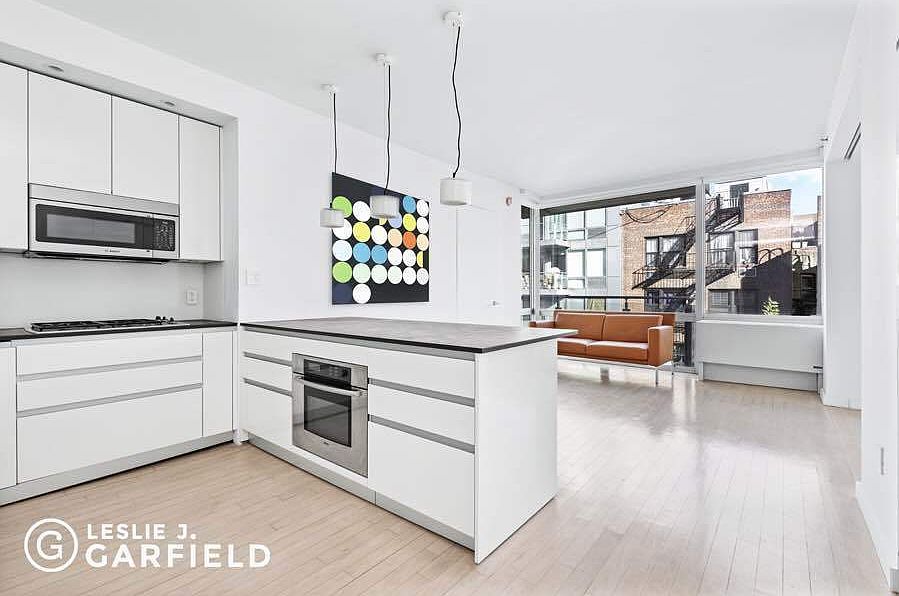 1st image of 425 E 13th St APT 5C