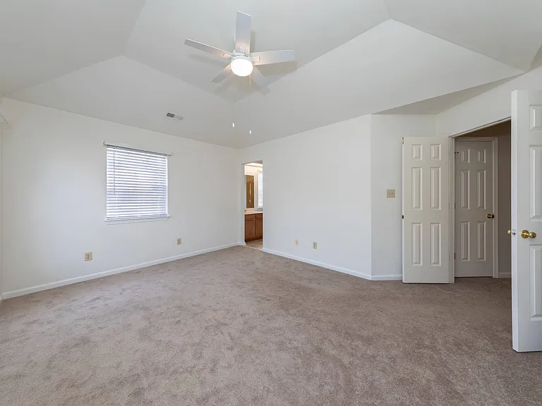 308 Ferguson Bnd — Photo 16