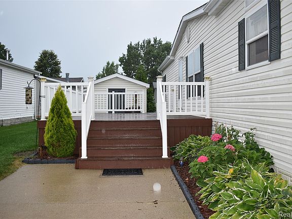 2nd image of 5485 Oakmont Dr