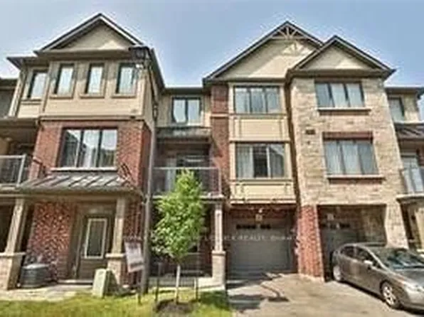 4 Showers Ln, Hamilton, ON L9G 0G7