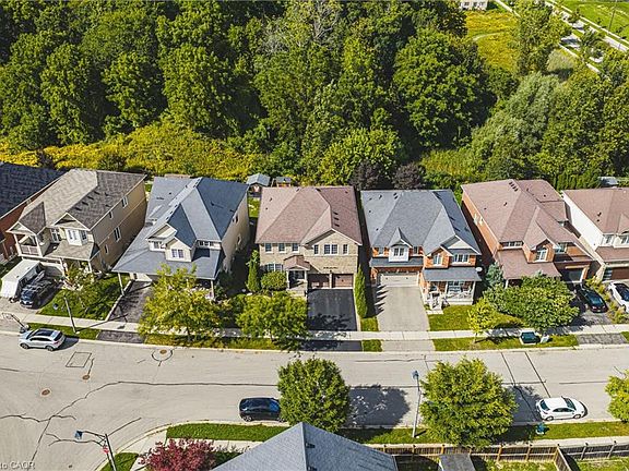 3rd image of 37 Lambert Cres