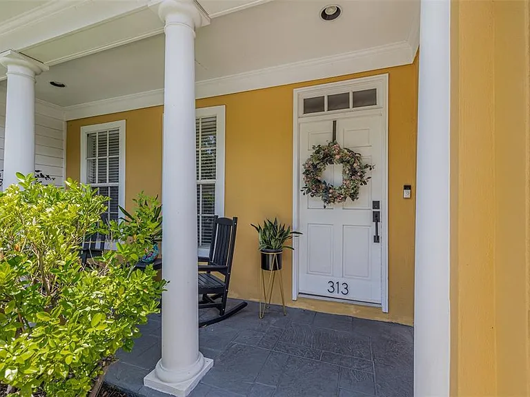 313 Inner Harbour Cir — Photo 2