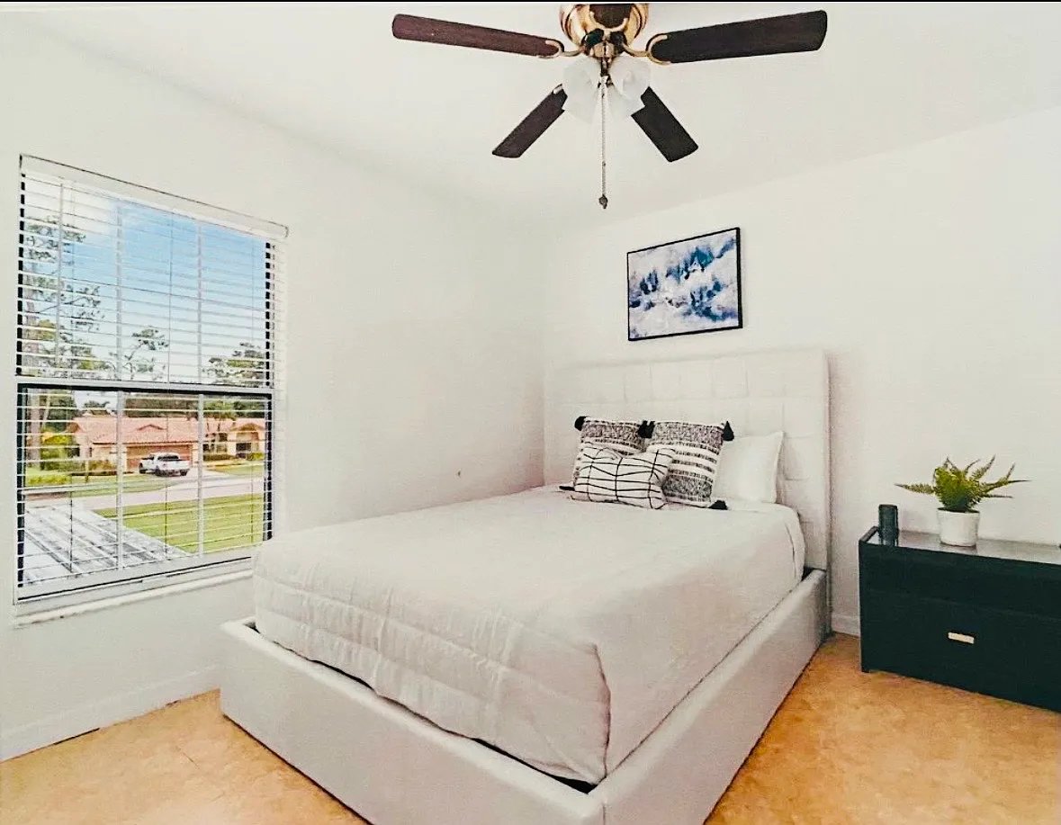 2744 Kings Lake Blvd — Photo 3