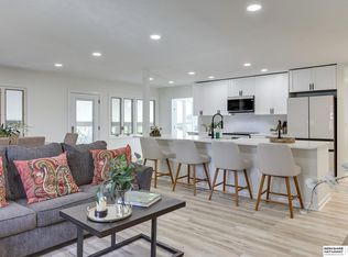 3211 Paddock Rd, Omaha, NE 68124