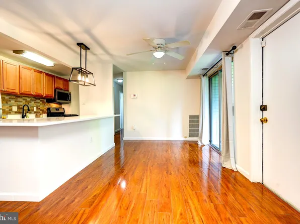 12307 Braxfield Ct APT 3, Rockville, MD 20852