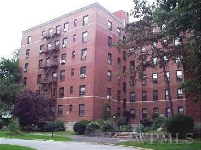 1st image of 712 Larchmont Acres APT A