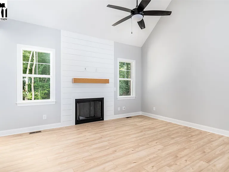 126 Creekside Dr — Photo 12