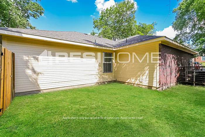 2513 Kirkley St — Photo 15