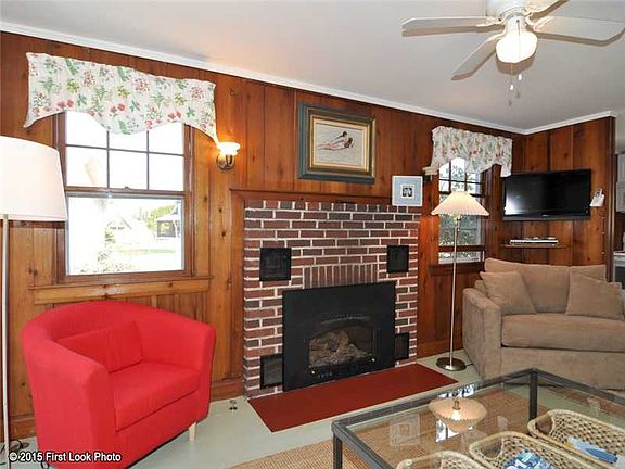 5th image of 77 Carpenter Dr