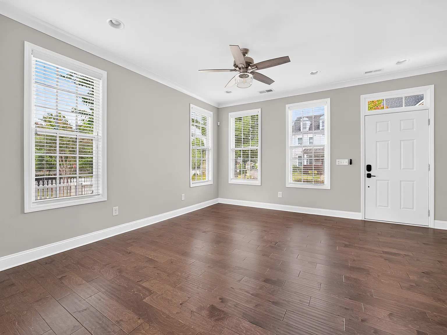 2 bed, 2.5 bath, 1133 sqft, $2,300 — Photo 4