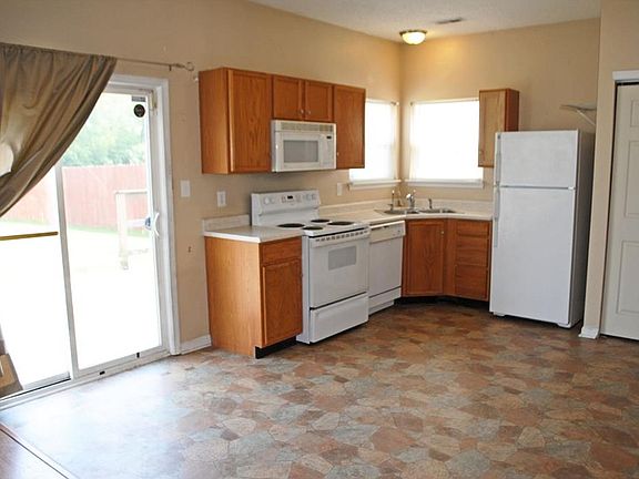 5th image of 1415 Lake Meadow Dr