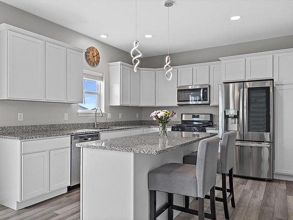 4th image of 203 Linden LANE