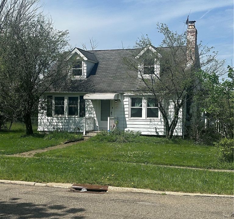 1st image of 694 McKinley Ave