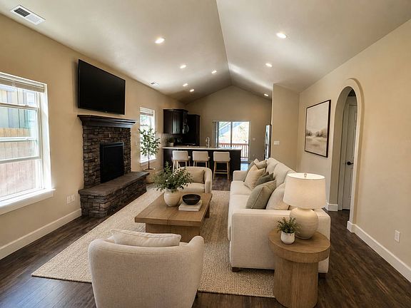 4th image of 3387 NE Crystal Springs Dr