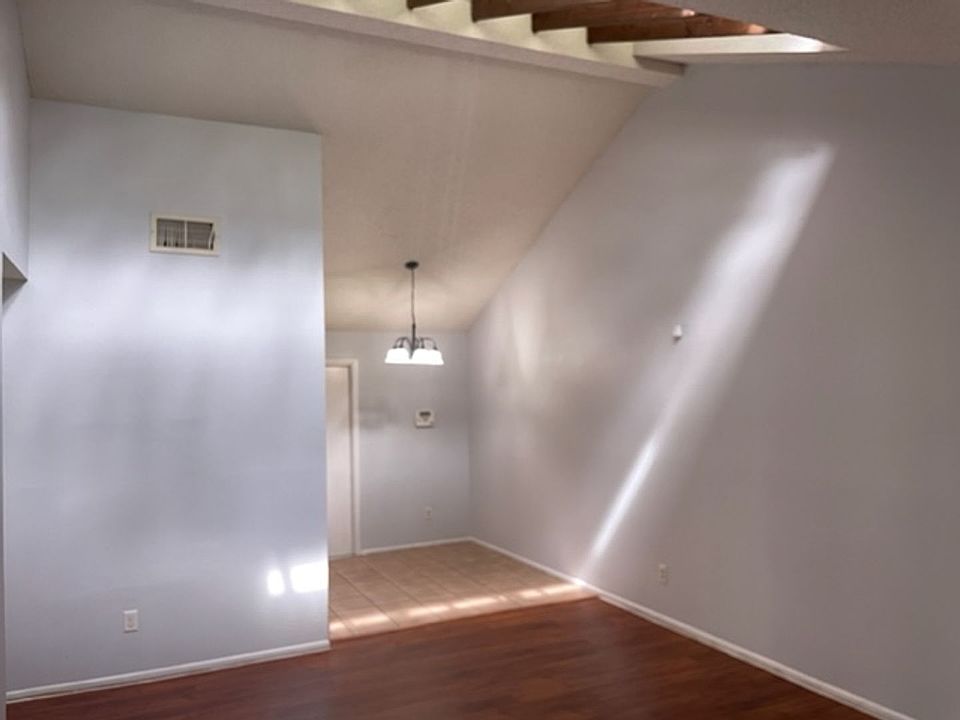 1st image of 4654 Lighthouse Cir #1