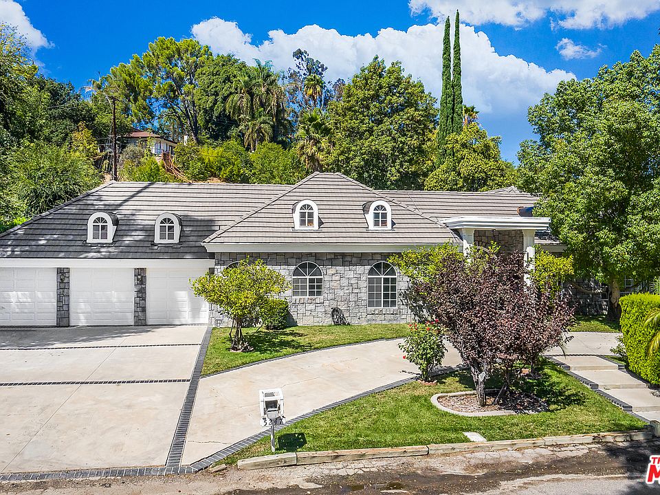 1st image of 5247 Winnetka Ave