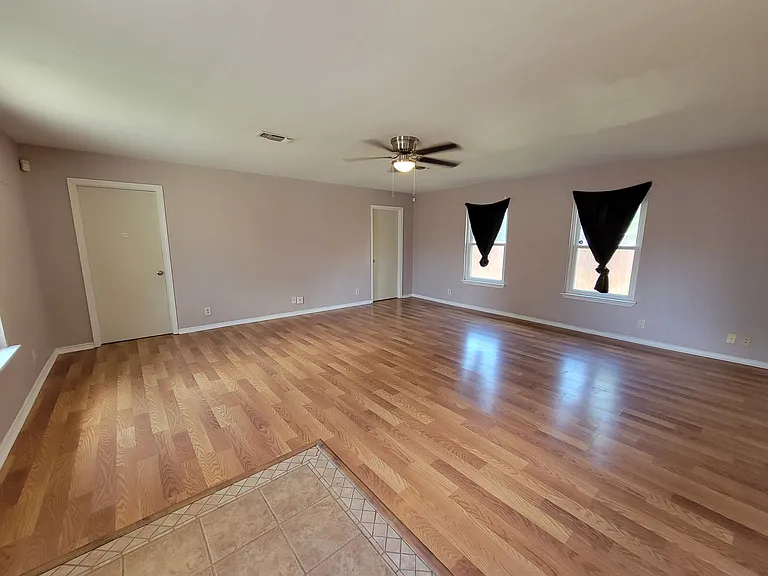 1060 Richmond Dr — Photo 9