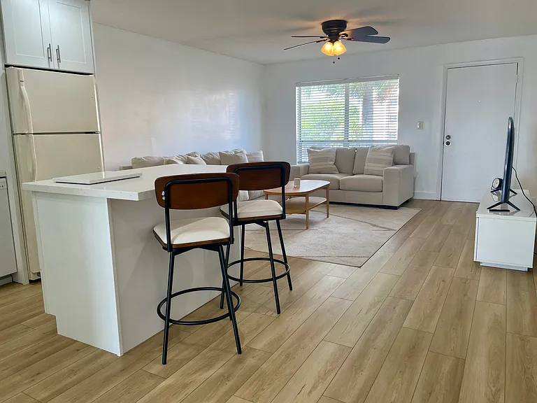 1100 Crystal Lake Dr #207 — Photo 10