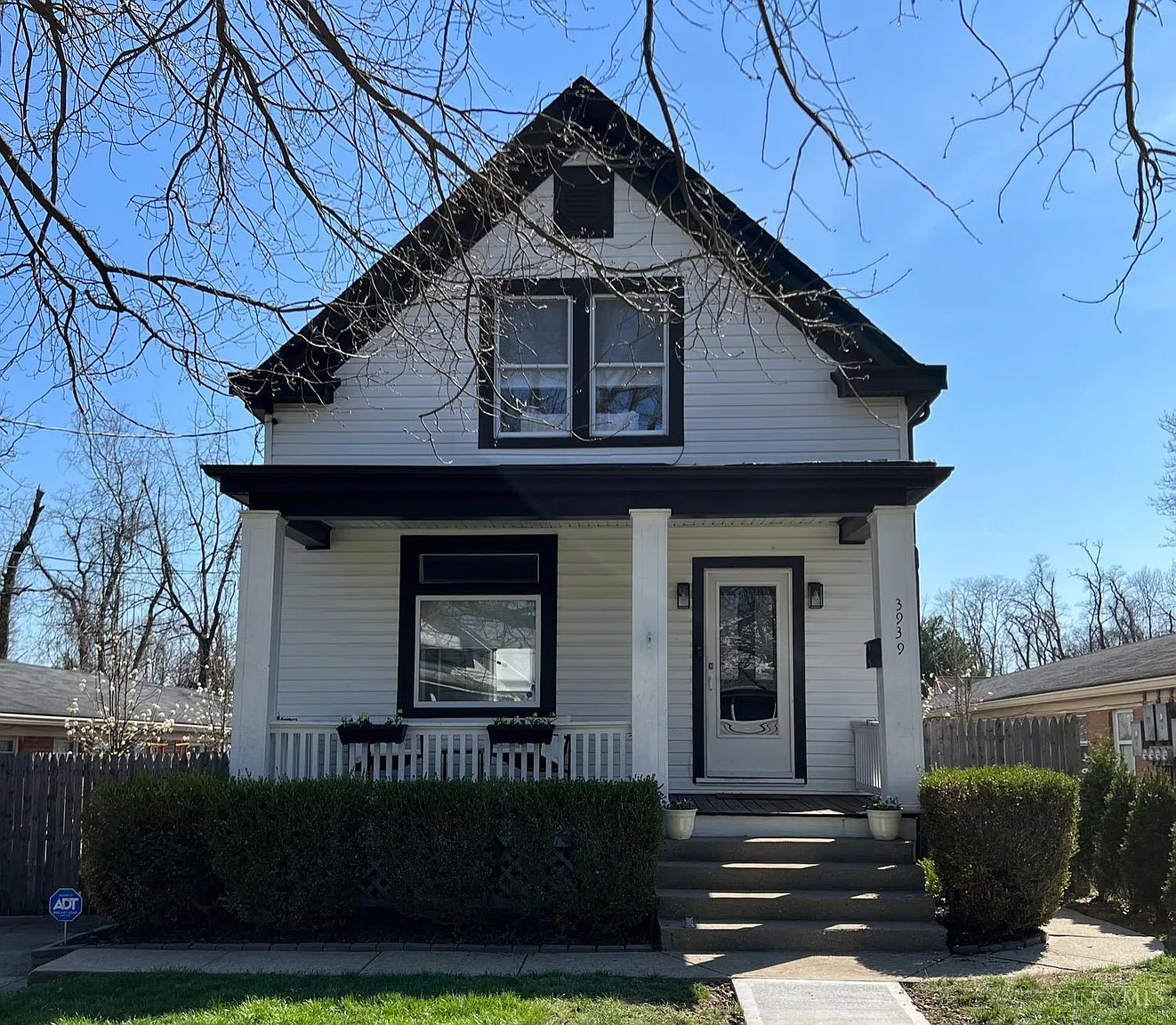 3939 Zinsle Ave photo 1