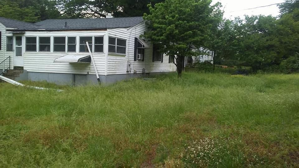 2nd image of 203 Stedman St