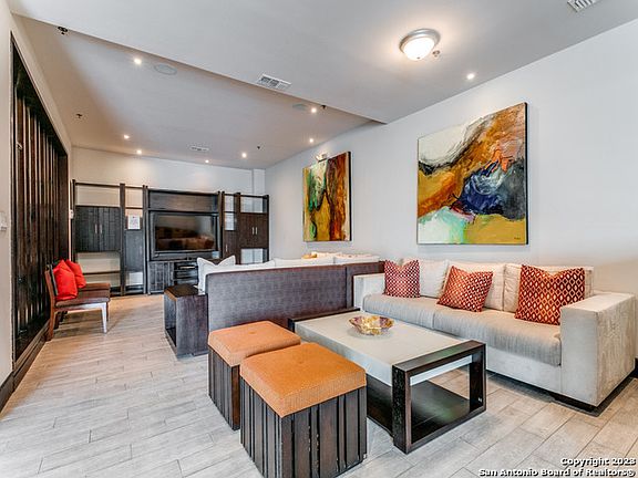5th image of 17902 LA CANTERA PKWY #310
