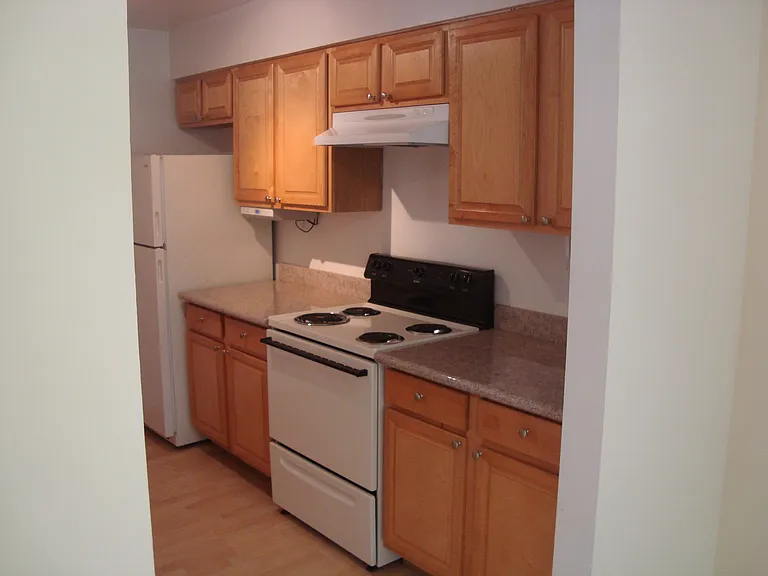 4390 McPherson Ave — Photo 7