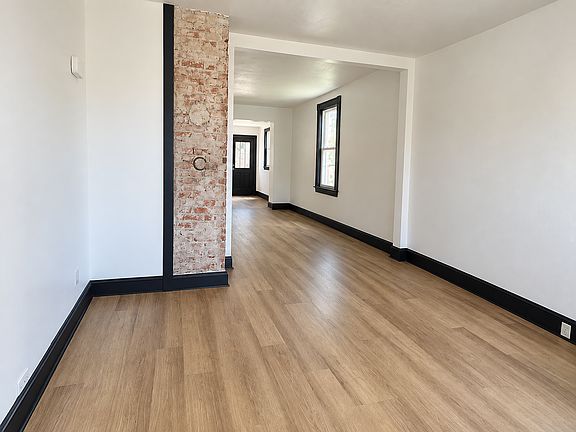 4th image of 332 W 14th Ave