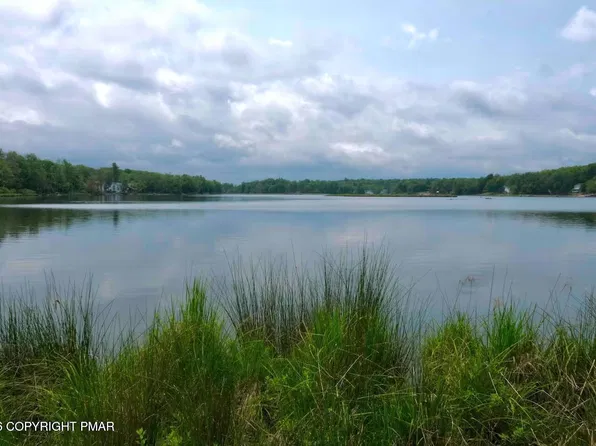 Waterfront Dr #448, Tobyhanna, PA 18466