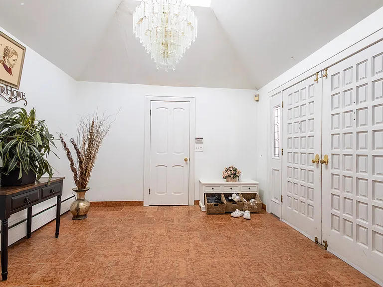85 Brownstone Rdg — Photo 8