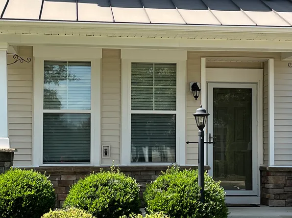 8059 Rutland Village Dr, Mechanicsville, VA 23116