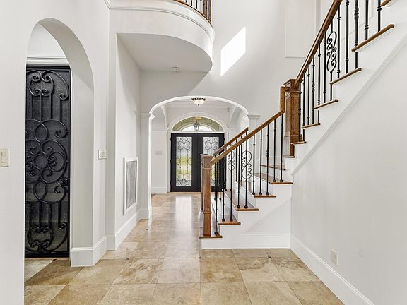 4th image of 5637 Overbrook Ln