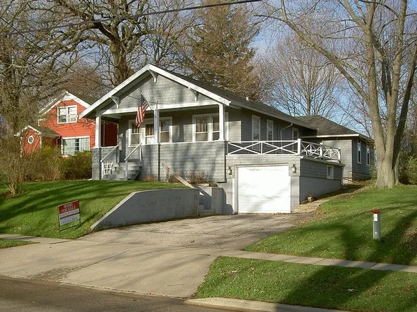 607 N Green St, McHenry, IL 60050